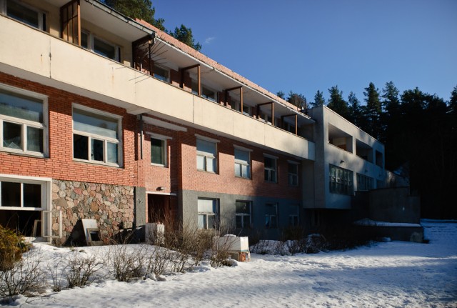 Likimo neapdovanotas didžiulis klubo bazės pastatas jaukiame Vilniaus kampelyje
