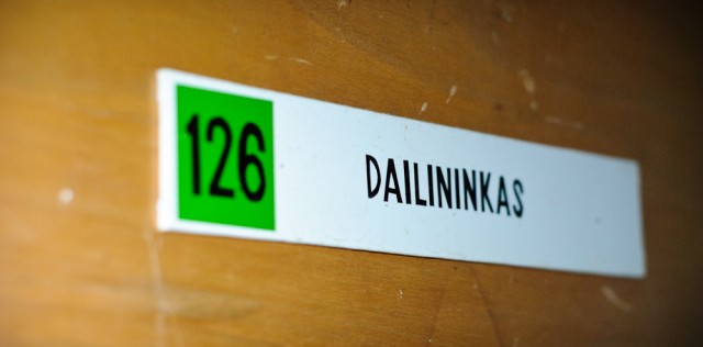 Klubas turėjo ir savo dailininką, gražiai raides karpydavo