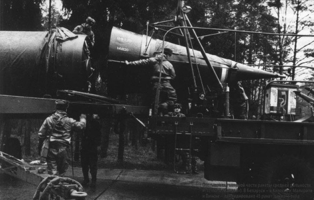 Raketos ir galvutės buvo saugomos atskirai, tik prieš startą jos būdavo sujungiamos