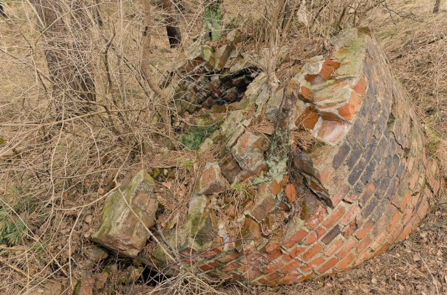 Sugriuvęs ventiliacinis bokštelis ant saugyklos (1)