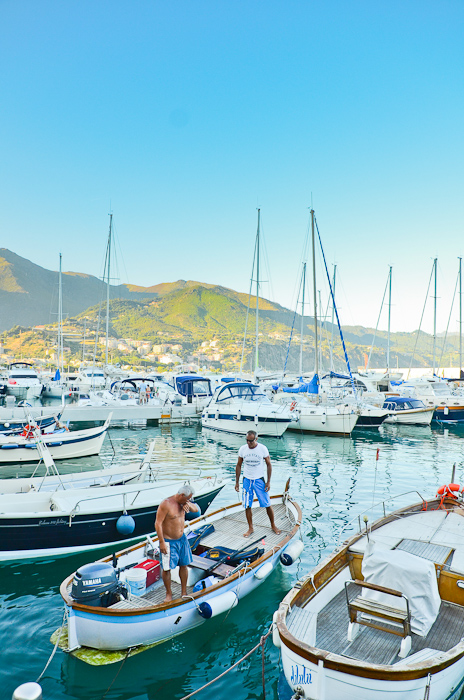 Arenzano miestelyje pasukome pro prieplauką užkimštą dailiomis jachtomis