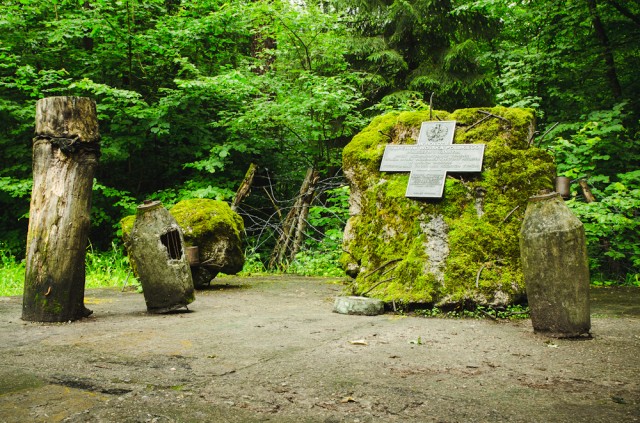 Memorialas išminuotojams prie Saugumo Tarnybos (RSD) (4) barako