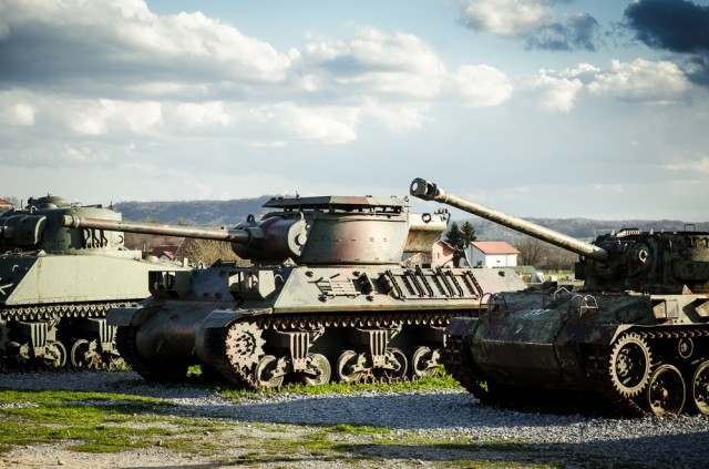 Savaeigis artilerijos pabūklas M-36, lengvasis tankas M18