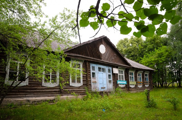 Lietuvių statyta mokykla Новый Тап gyvenvietėje