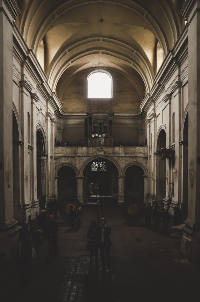 Bažnyčios centrinė nava, žvilgsnis į vargonų pusę