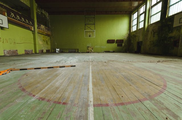 Sporto salėje dominuoja žali raminantys tonai