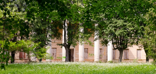 Neprižiūrimas Bartkuškio dvaras