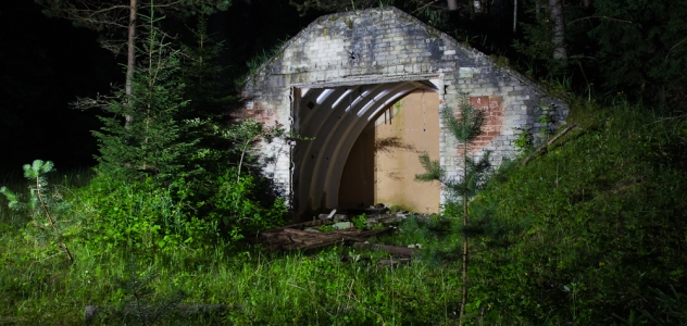 Tyli naktis apleistoje raketų bazėje