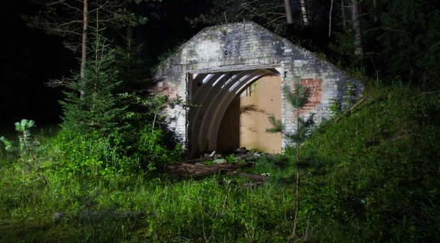 Tyli naktis apleistoje raketų bazėje